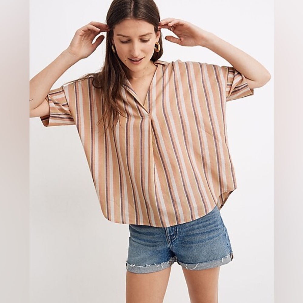 Madewell women’s Courier Button Back shirt in rainbow stripe. Size XS